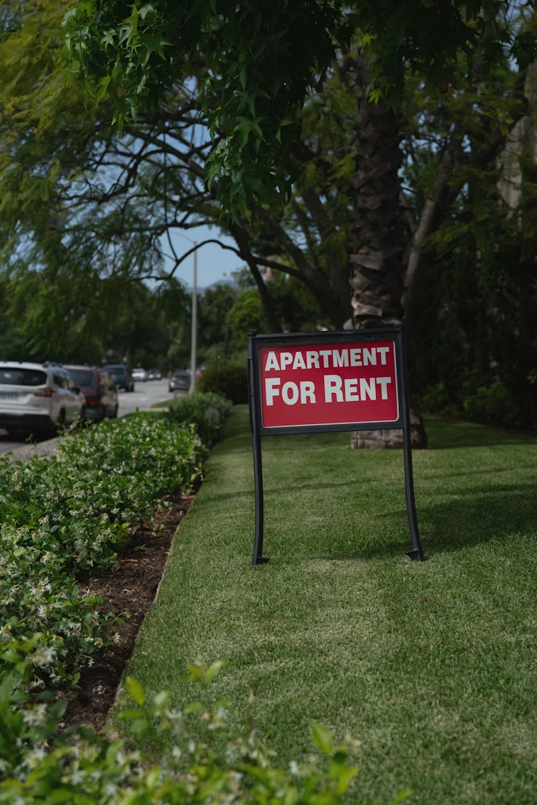 Tenant vs. Landlord: Solving the EV Charging "Right to Charge" Dispute in Canada